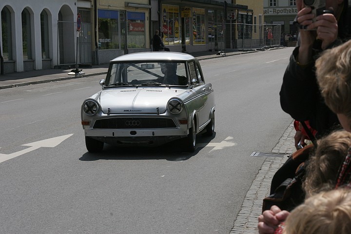 Oldtimer_Praesentationsfahrt_Neuburg_2006_051.jpg