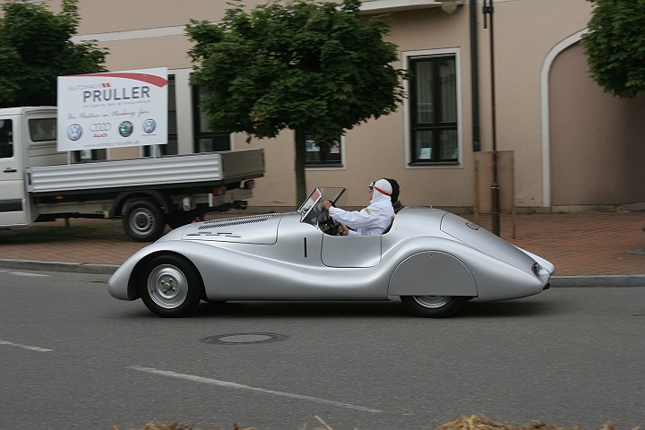 Oldtimer_Praesentationsfahrt_Neuburg_2006_108.jpg