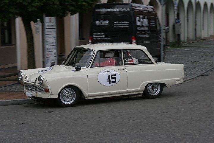 Oldtimer_Praesentationsfahrt_Neuburg_2006_113.jpg